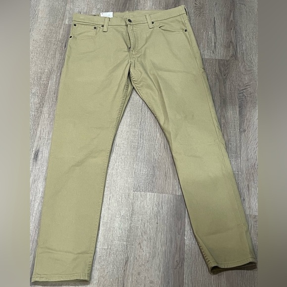 NWT Men’s Levi 34W 32L 520 Taper Fit Khaki Brown Duck Cotton Stretch Chino Pants - Picture 1 of 13